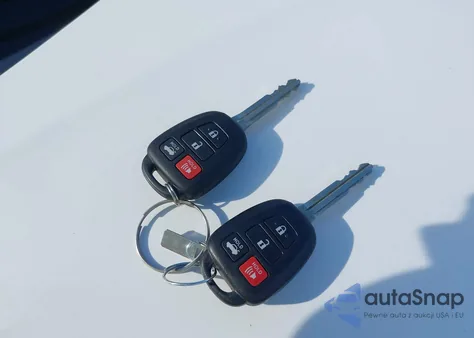 2017 Toyota Corolla Le из США, поврежденный, VIN 2T1BURHE4HC832038